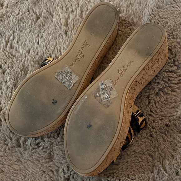 SAM EDELMAN Regis Leopard-Print Calf Hair Wedge Sandals Size 8M - Picture 9 of 13